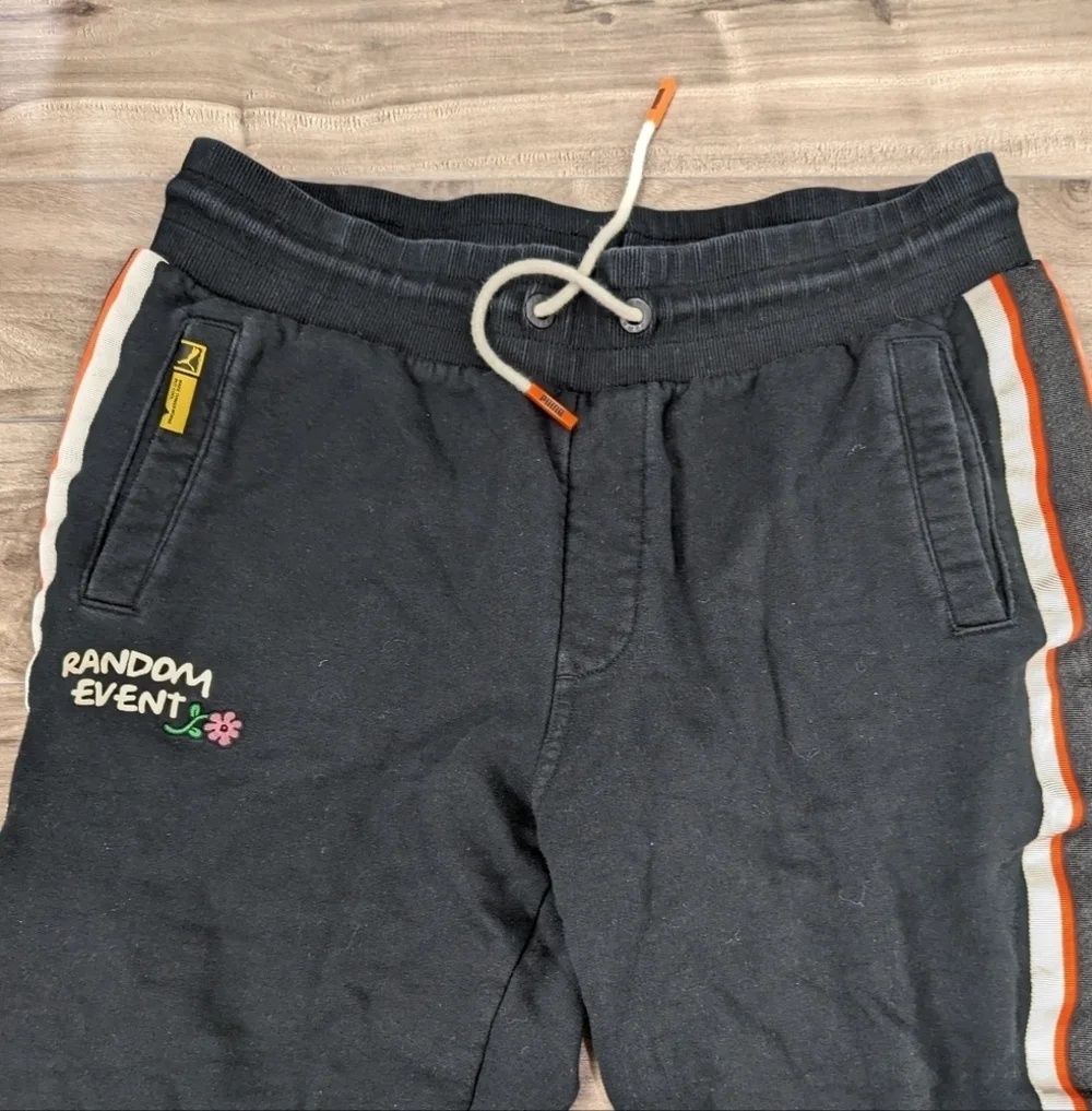 Randomevent x Puma joggers Size Large Floral - Picture 5 of 11
